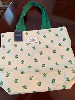 Sloane Ranger Canvas Tote with Green Turtle Print. Perfect for a Delta Zeta
